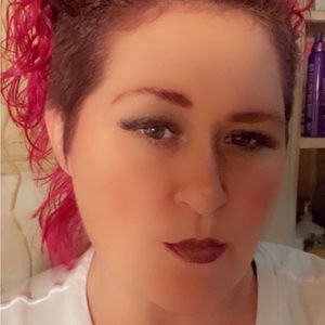 Meet your Posher, Saundra